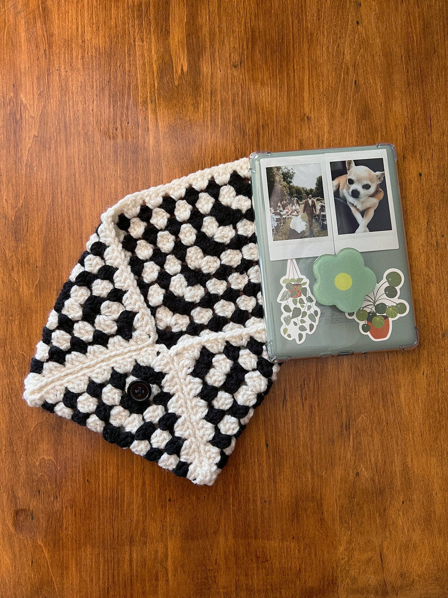 Black & White Kindle/Book Sleeve