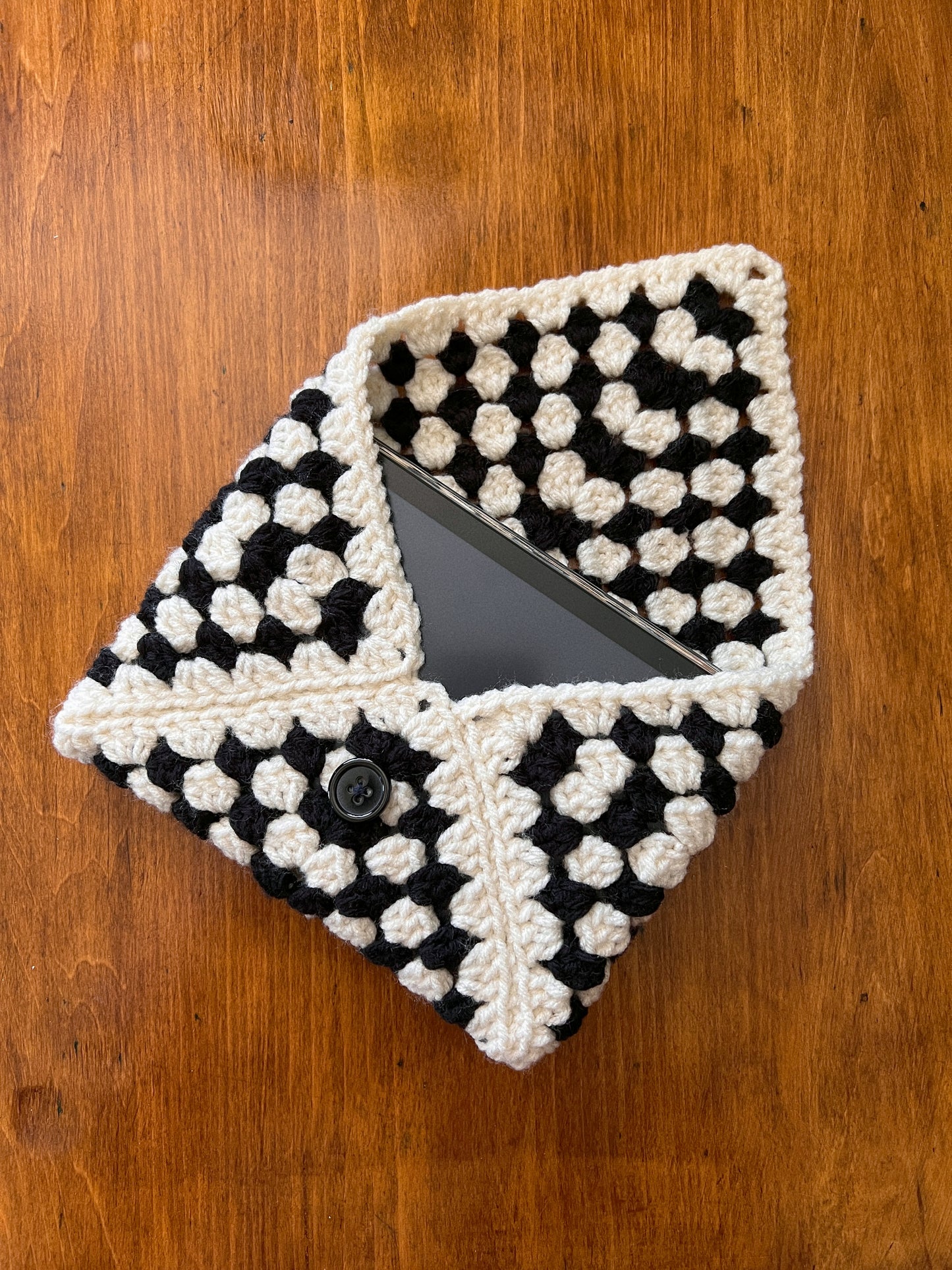 Black & White Kindle/Book Sleeve
