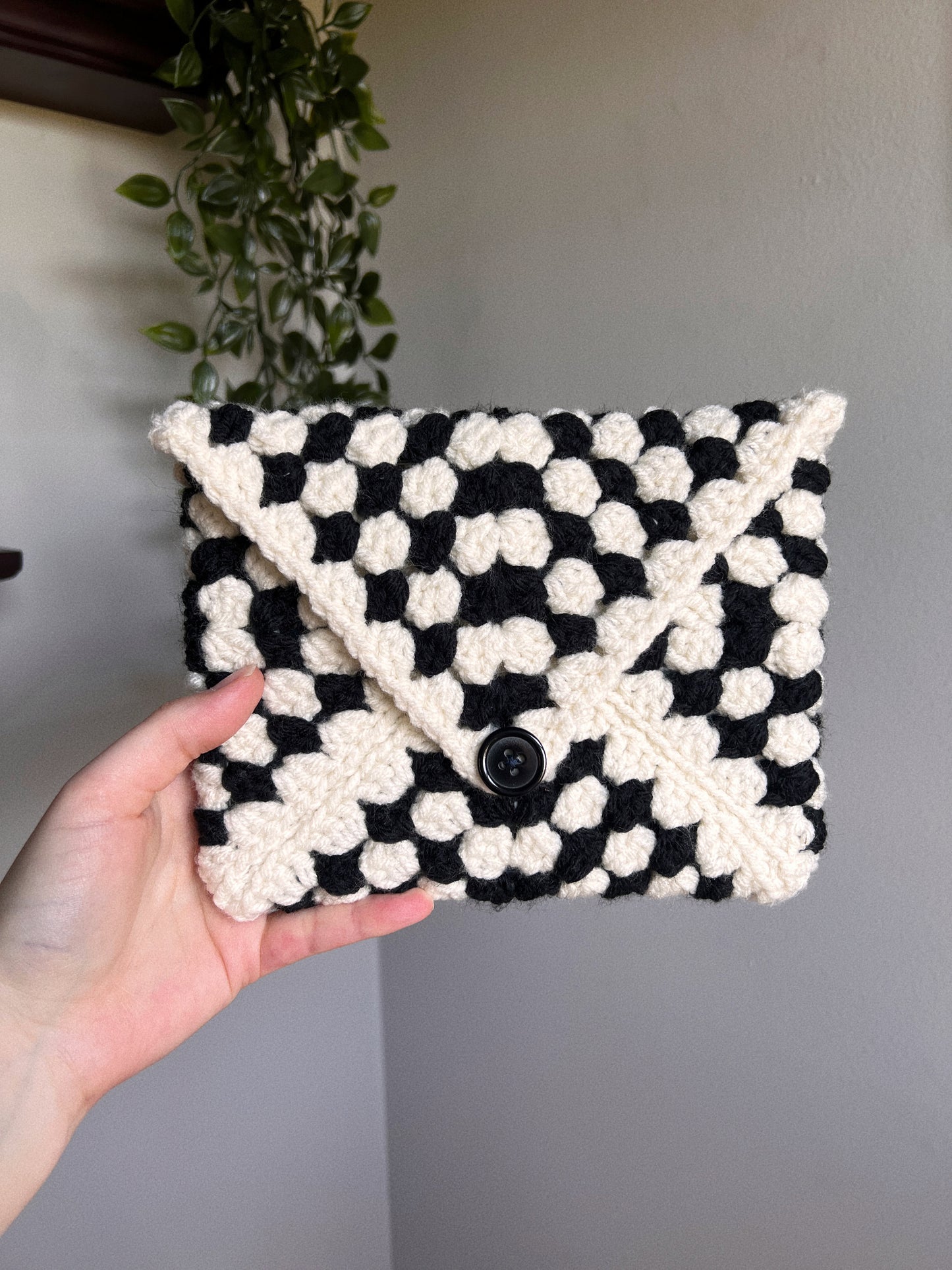 Black & White Kindle/Book Sleeve