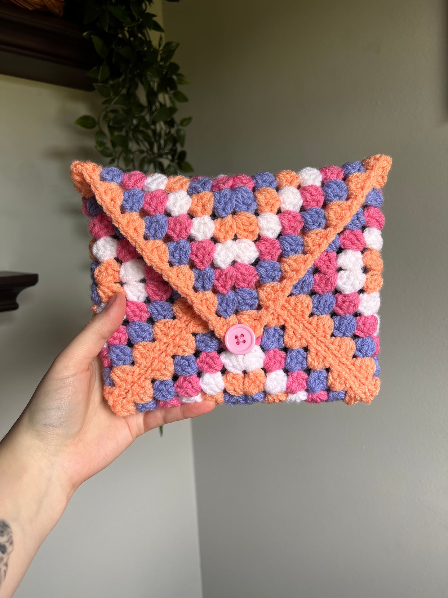 Granny Square Kindle/Book Sleeve
