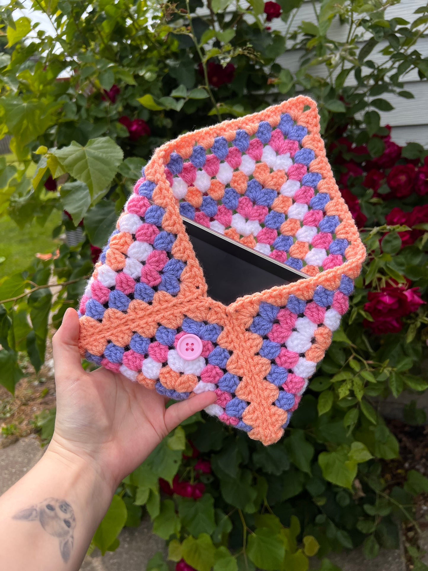 Granny Square Kindle/Book Sleeve