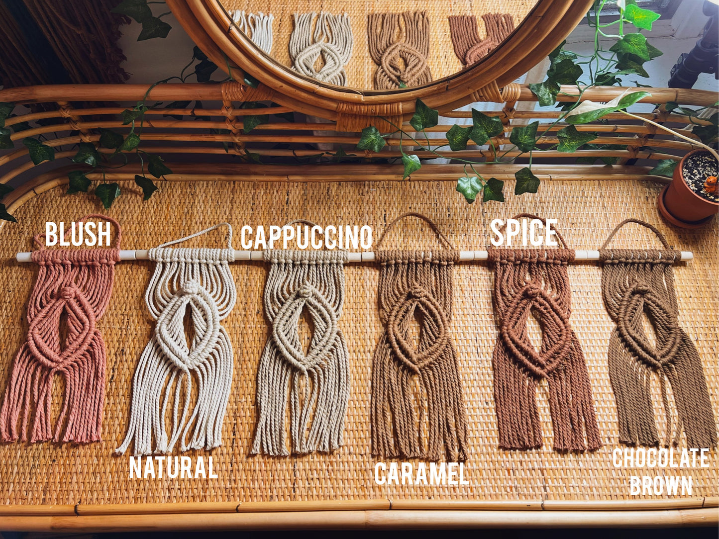 मैक्रेम वल्वा वॉल हैंगिंग सनकैचर