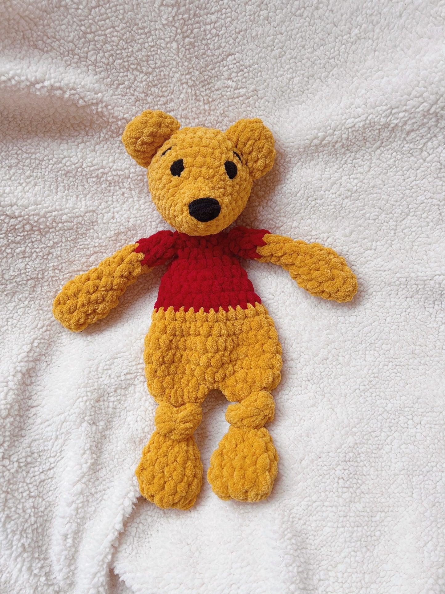 Winnie Knotted Lovey