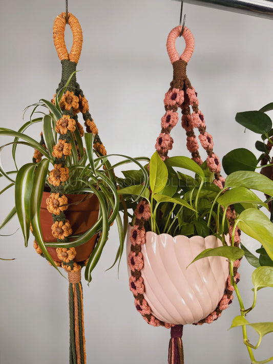 Macrame plant hanger with gorgeous daisy flowers, perfect for any room in your home or office